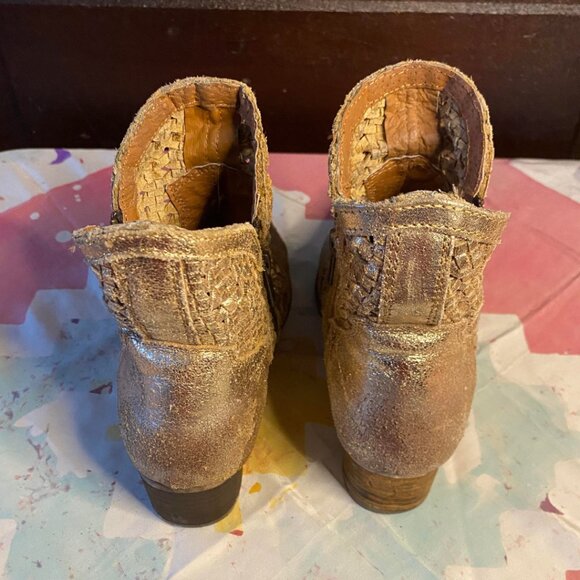 Seychelles Western Leather Cutout Booty in Gold - Picture 5 of 10